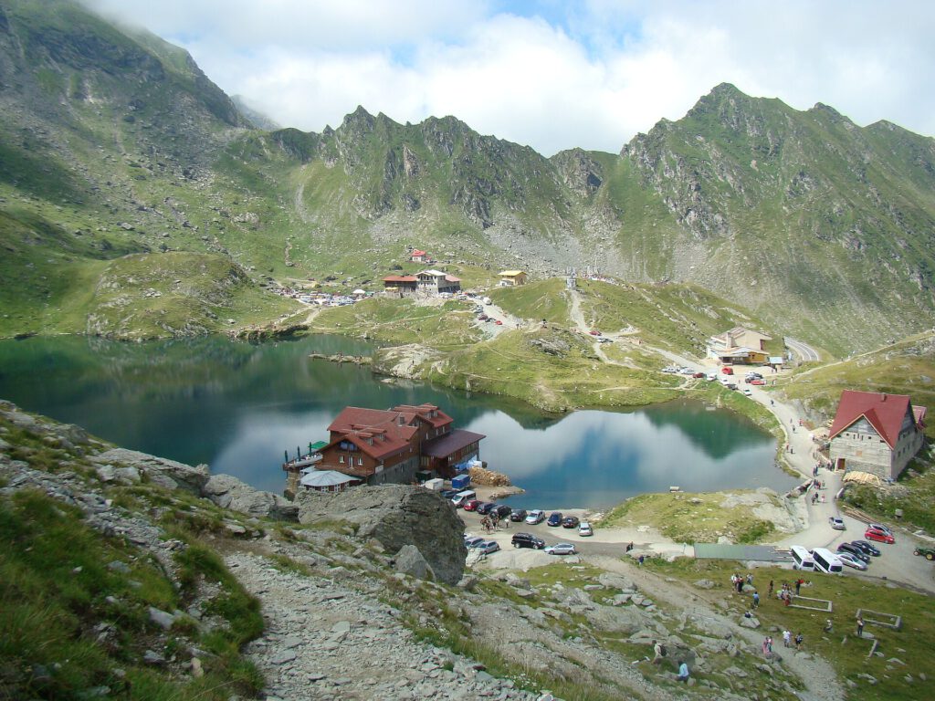 cazare lângă curtea de arges